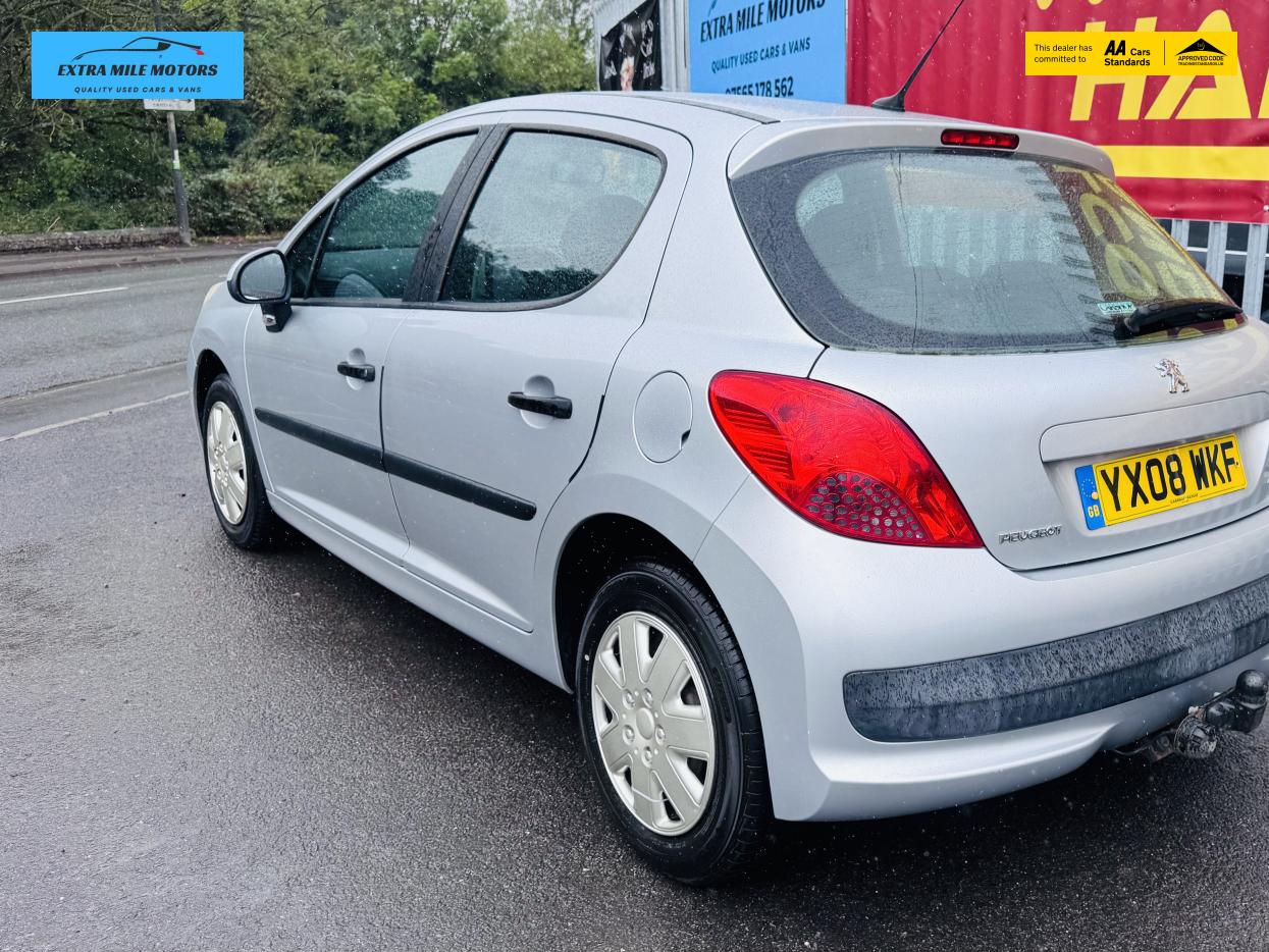 Peugeot 207 1.4 Urban Hatchback 5dr Petrol Manual (150 g/km, 75 bhp)