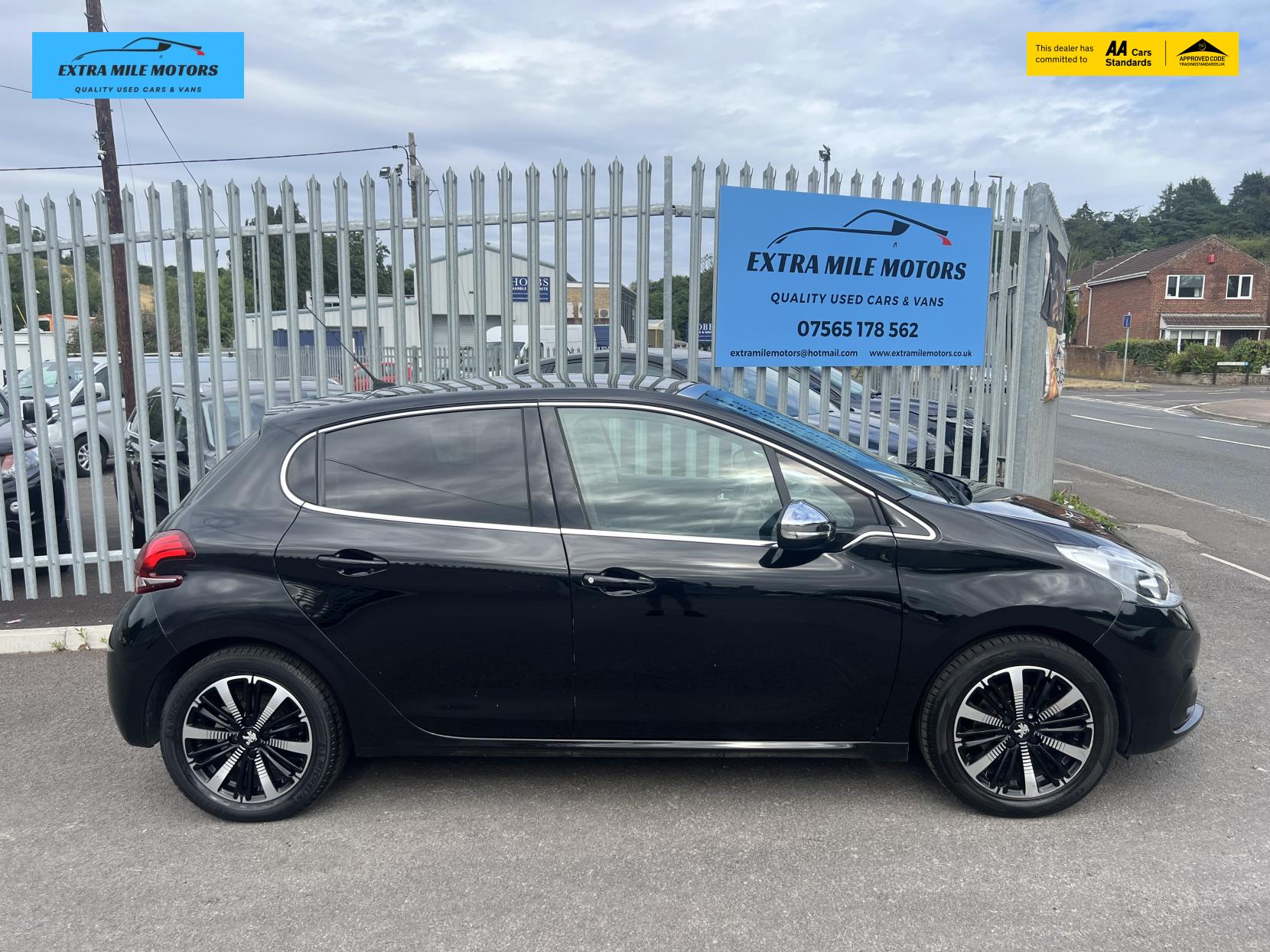 Peugeot 208 1.2 PureTech Allure Premium Hatchback 5dr Petrol Manual Euro 6 (s/s) (82 ps)
