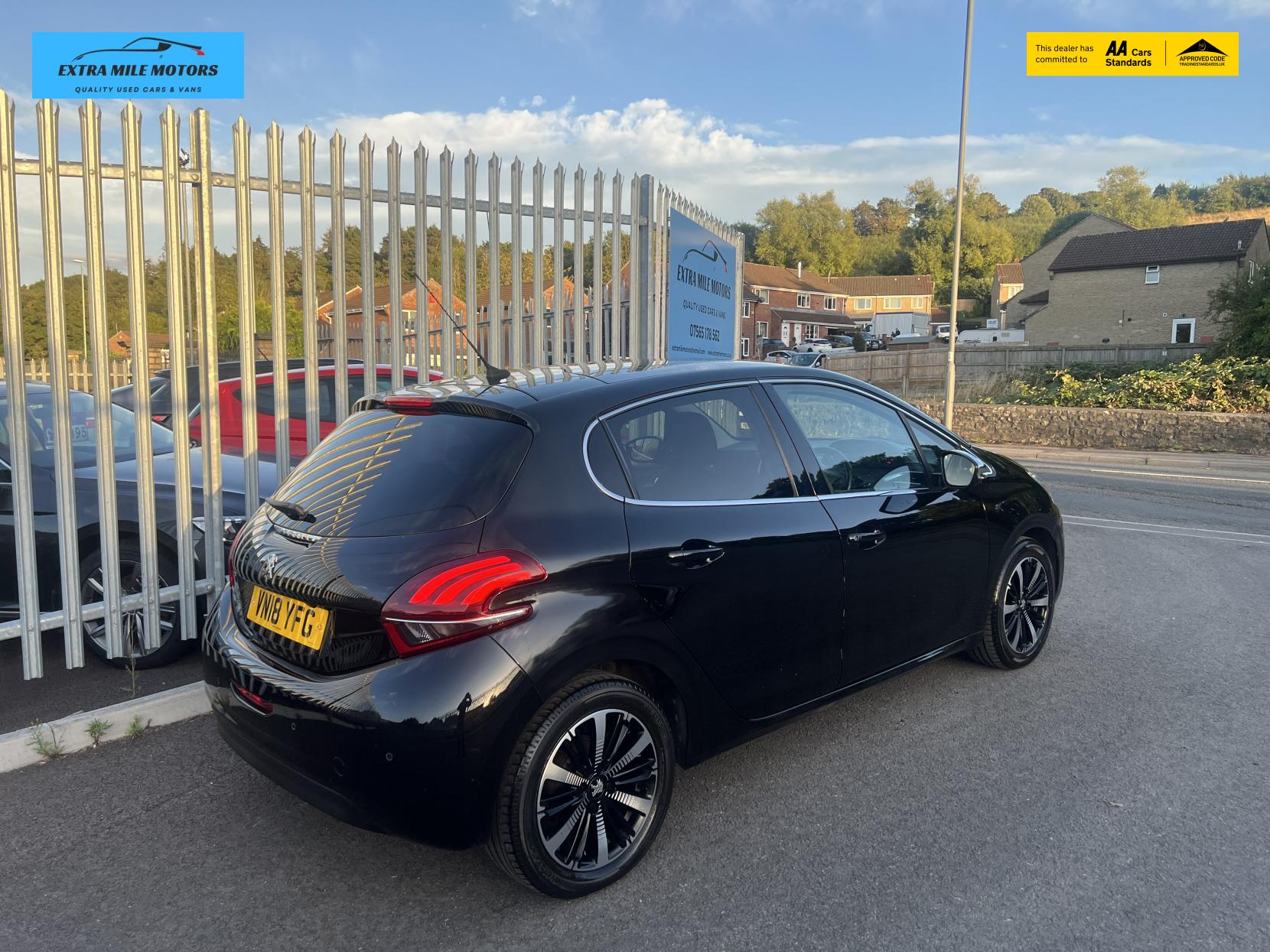 Peugeot 208 1.2 PureTech Allure Premium Hatchback 5dr Petrol Manual Euro 6 (s/s) (82 ps)