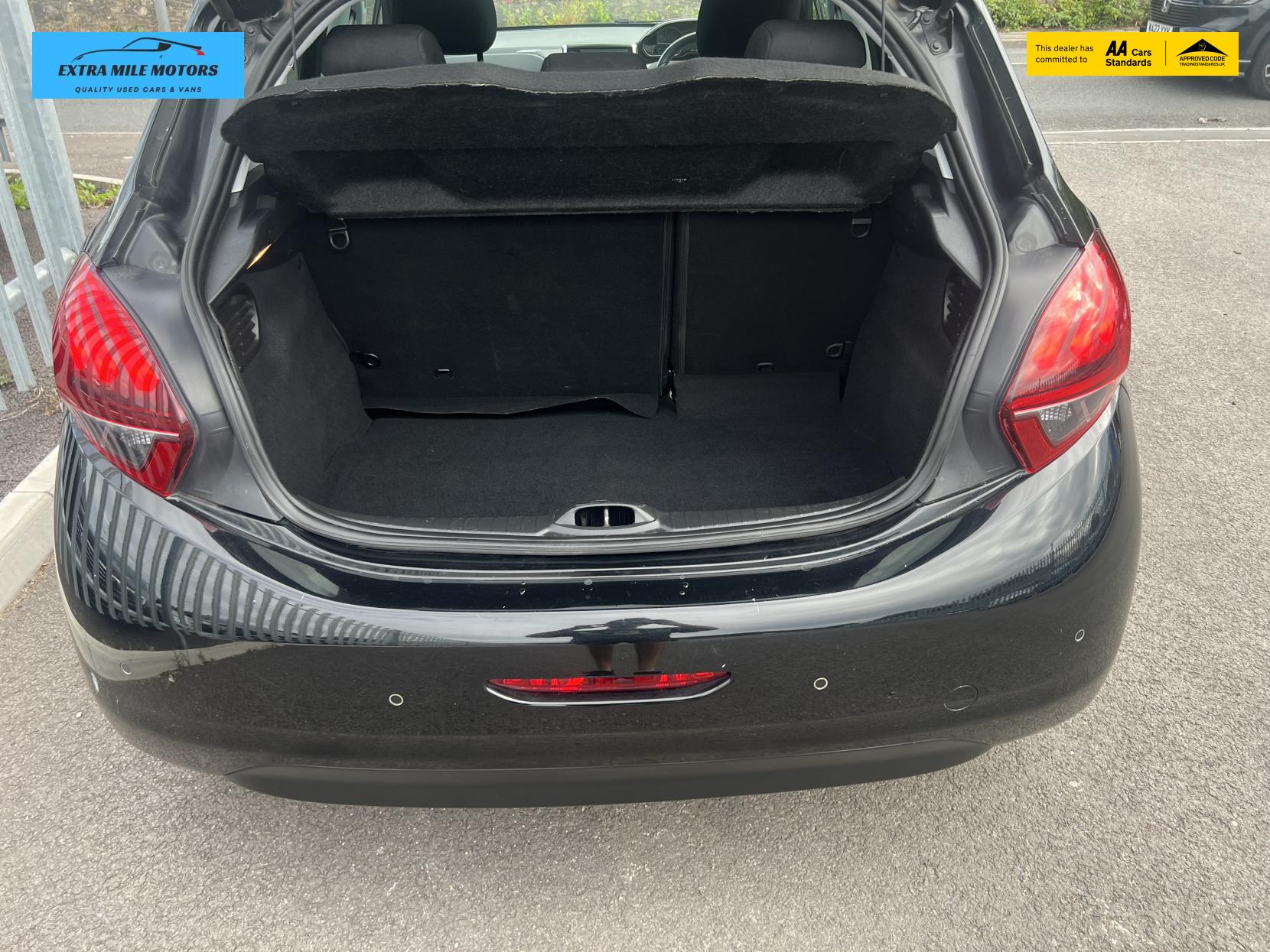 Peugeot 208 1.2 PureTech Allure Premium Hatchback 5dr Petrol Manual Euro 6 (s/s) (82 ps)