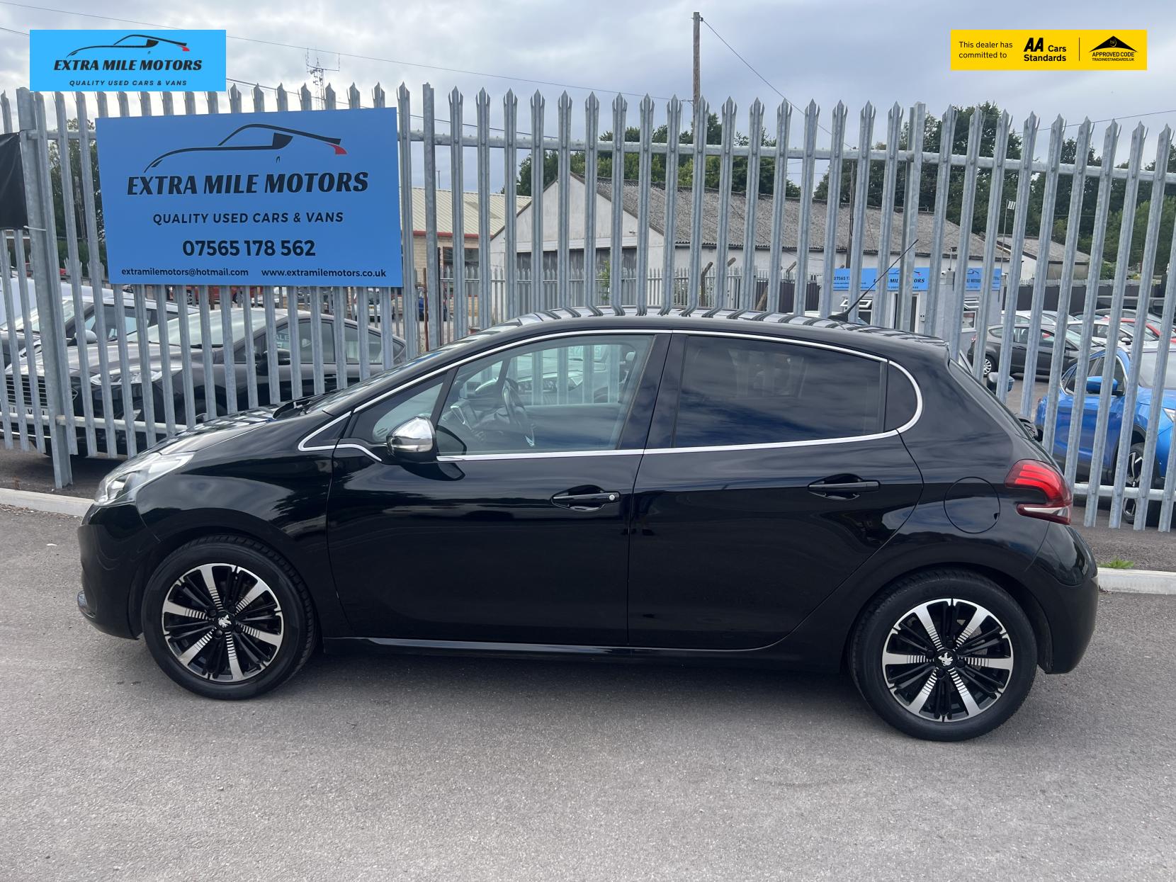 Peugeot 208 1.2 PureTech Allure Premium Hatchback 5dr Petrol Manual Euro 6 (s/s) (82 ps)
