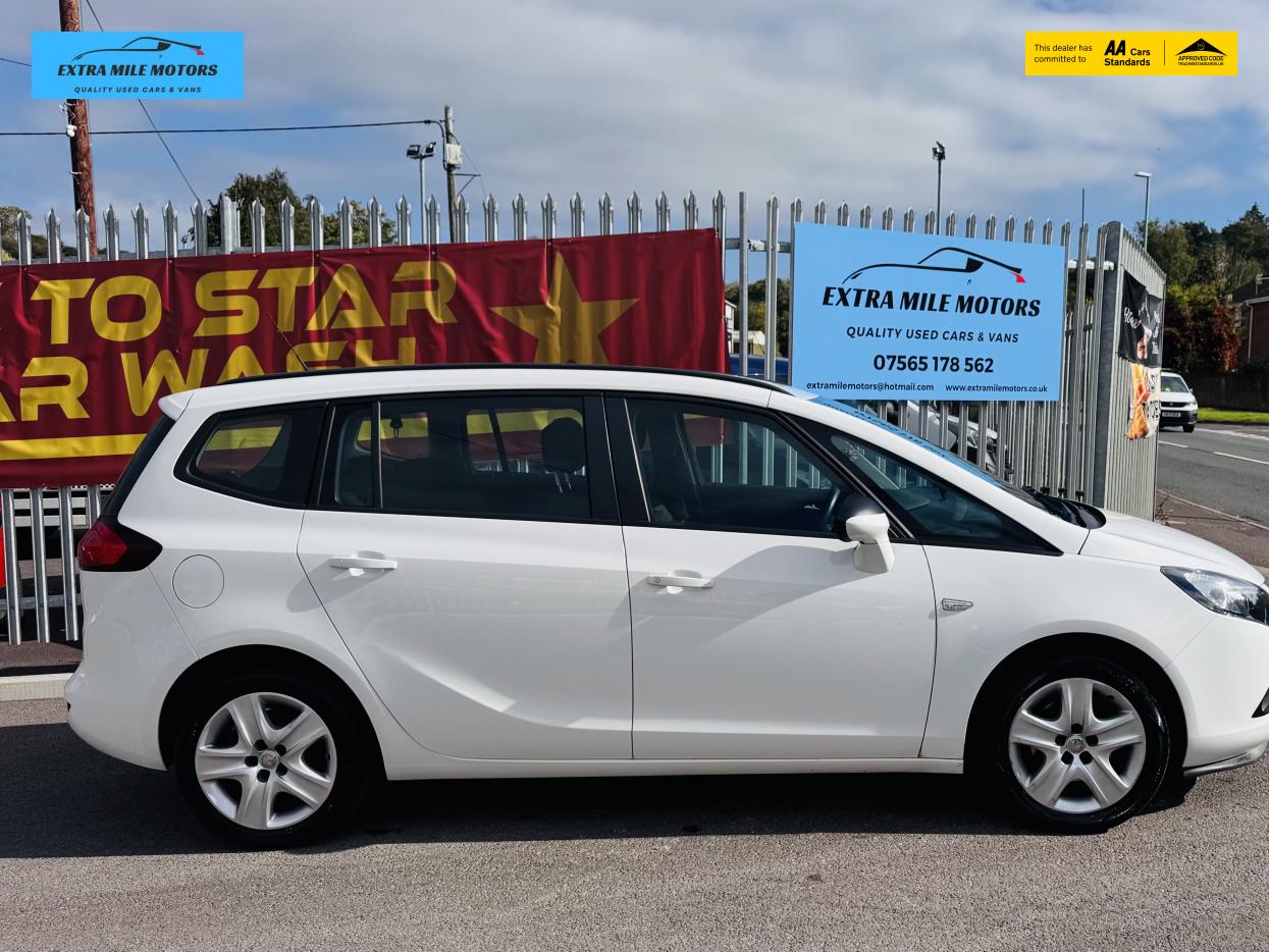 Vauxhall Zafira Tourer 1.4T 16V Exclusiv MPV 5dr Petrol Manual Euro 5 (140 ps)