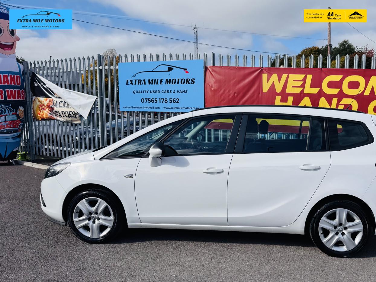 Vauxhall Zafira Tourer 1.4T 16V Exclusiv MPV 5dr Petrol Manual Euro 5 (140 ps)