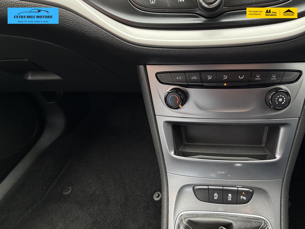 Vauxhall Astra 1.2 Turbo Business Edition Nav Sports Tourer 5dr Petrol Manual Euro 6 (s/s) (130 ps)