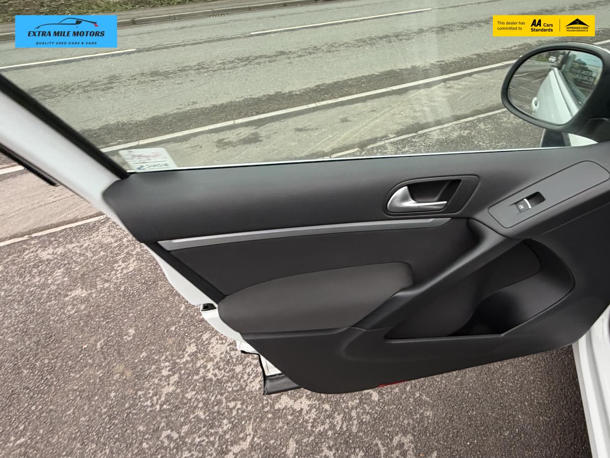 Volkswagen Tiguan 2.0 TDI BlueMotion Tech Match Edition SUV 5dr Diesel Manual 4WD Euro 6 (s/s) (150 ps)