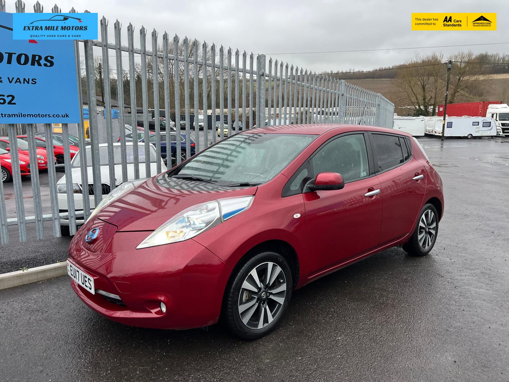 Nissan Leaf 30kWh Tekna Hatchback 5dr Electric Auto (109 bhp)