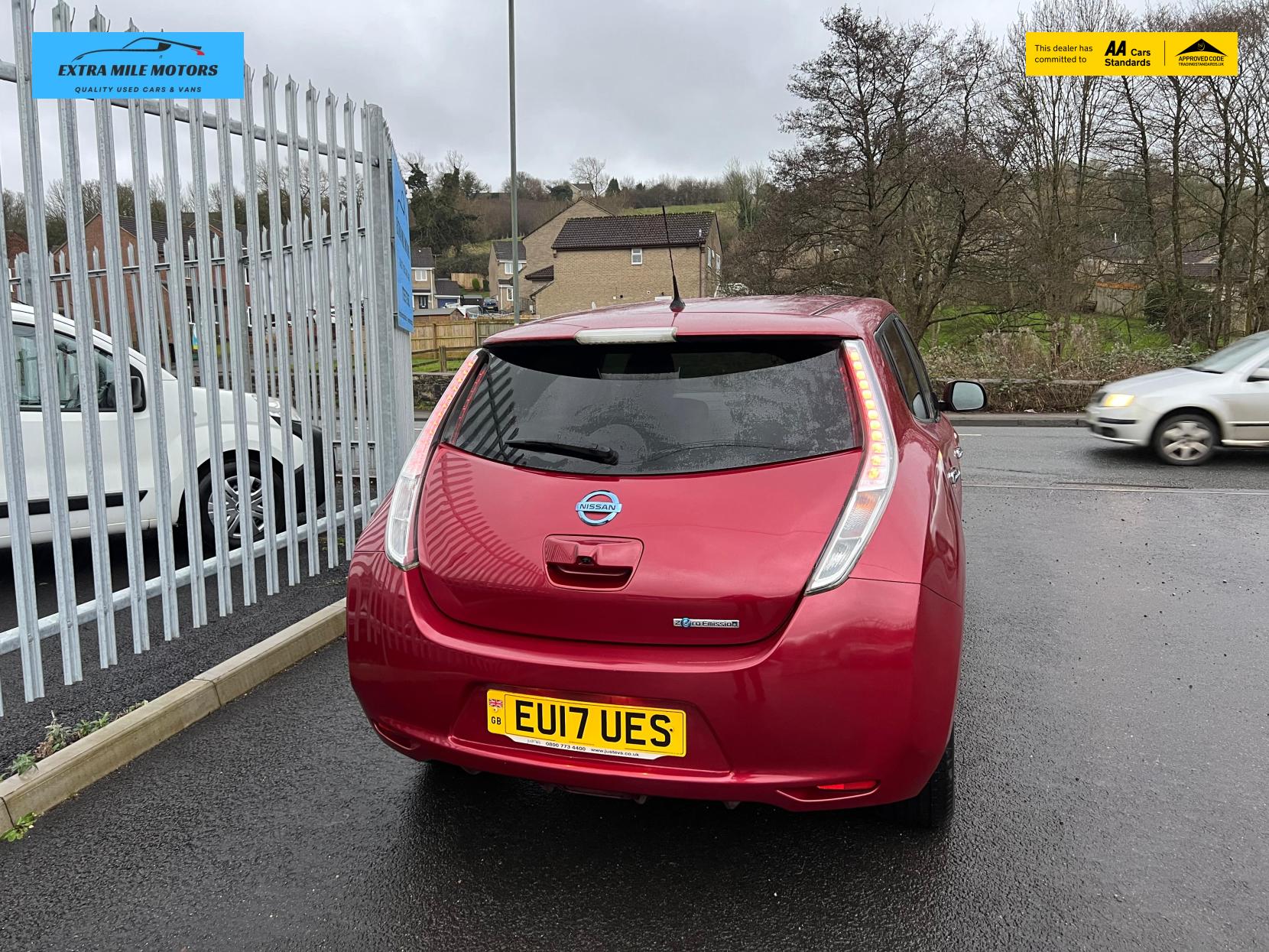 Nissan Leaf 30kWh Tekna Hatchback 5dr Electric Auto (109 bhp)