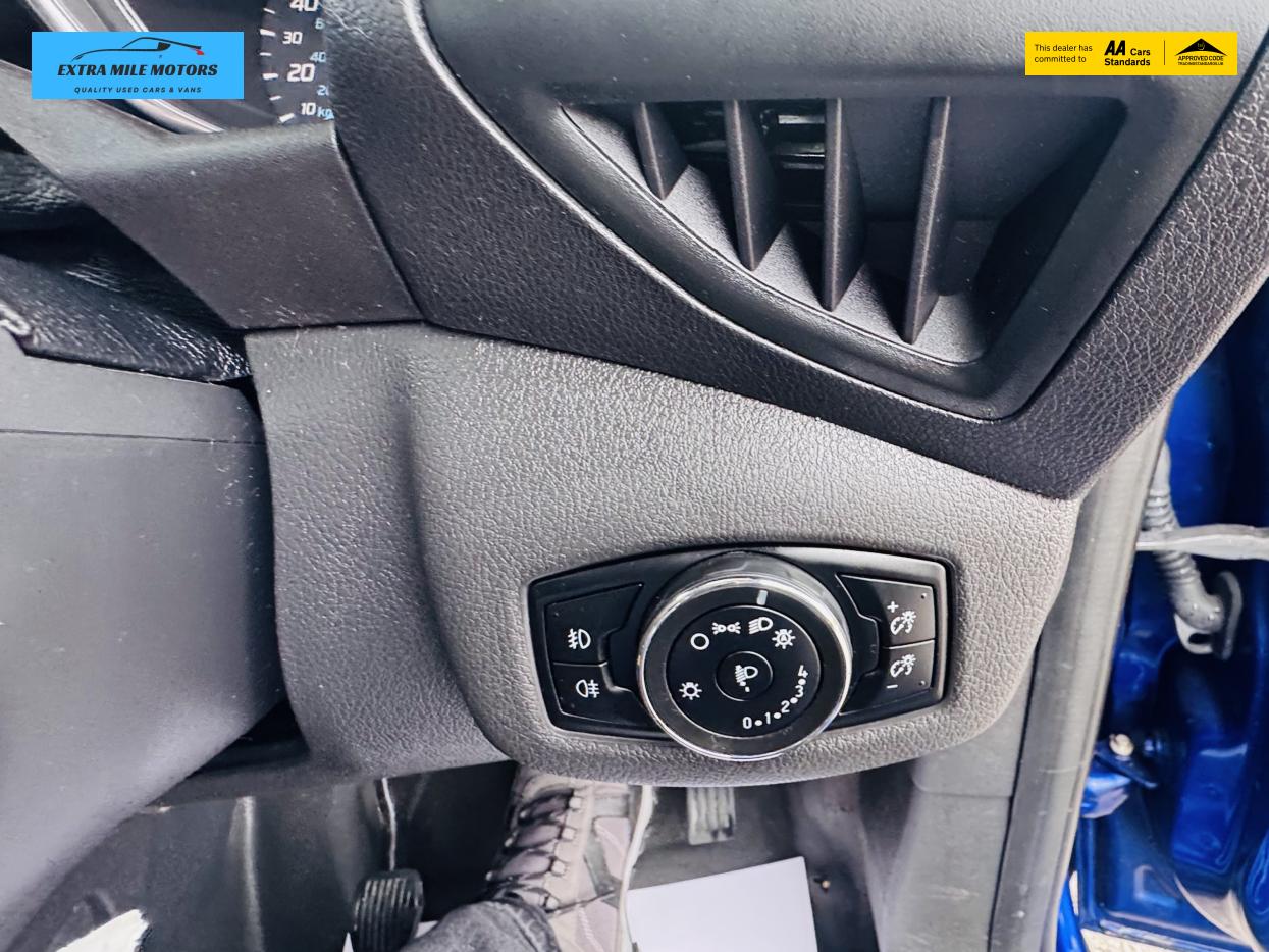 Ford Transit Connect 1.6 TDCi 200 Limited Panel Van 5dr Diesel Manual L1 H1 (124 g/km, 113 bhp)