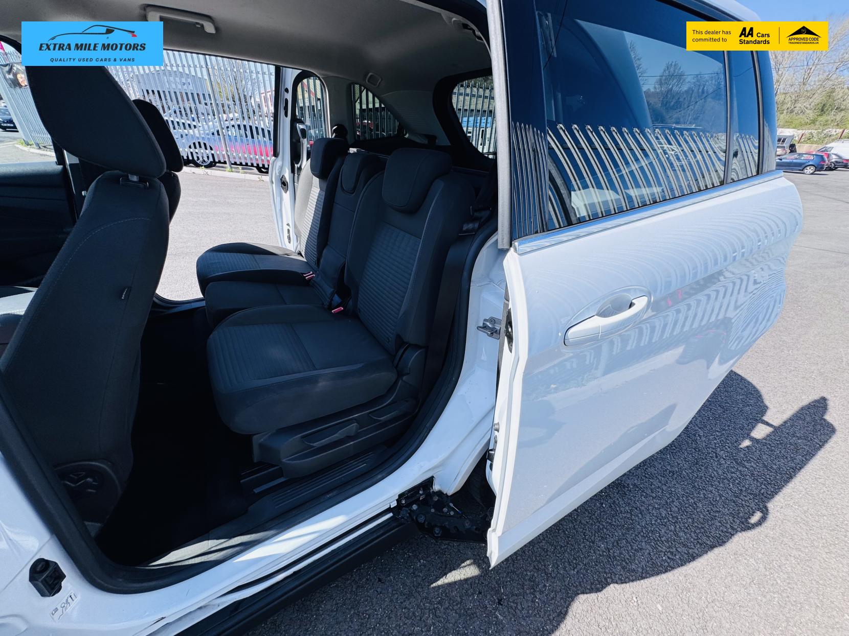 Ford Grand C-Max 1.5 TDCi Titanium MPV 5dr Diesel Powershift Euro 6 (s/s) (Nav) (120 ps)