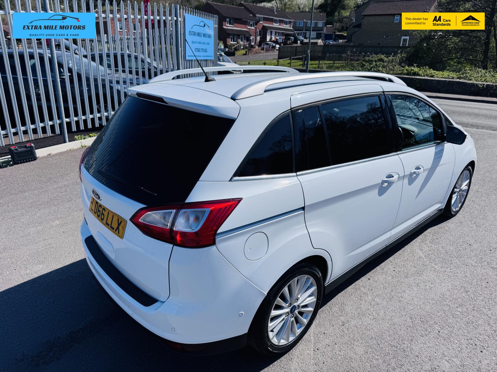 Ford Grand C-Max 1.5 TDCi Titanium MPV 5dr Diesel Powershift Euro 6 (s/s) (Nav) (120 ps)