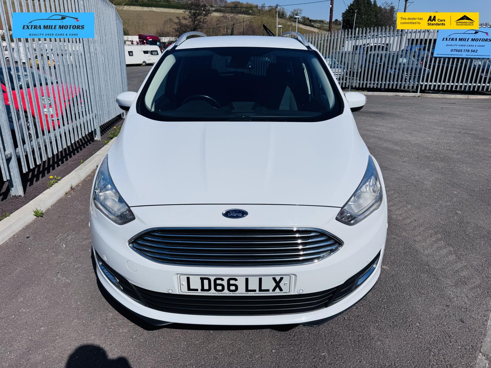 Ford Grand C-Max 1.5 TDCi Titanium MPV 5dr Diesel Powershift Euro 6 (s/s) (Nav) (120 ps)