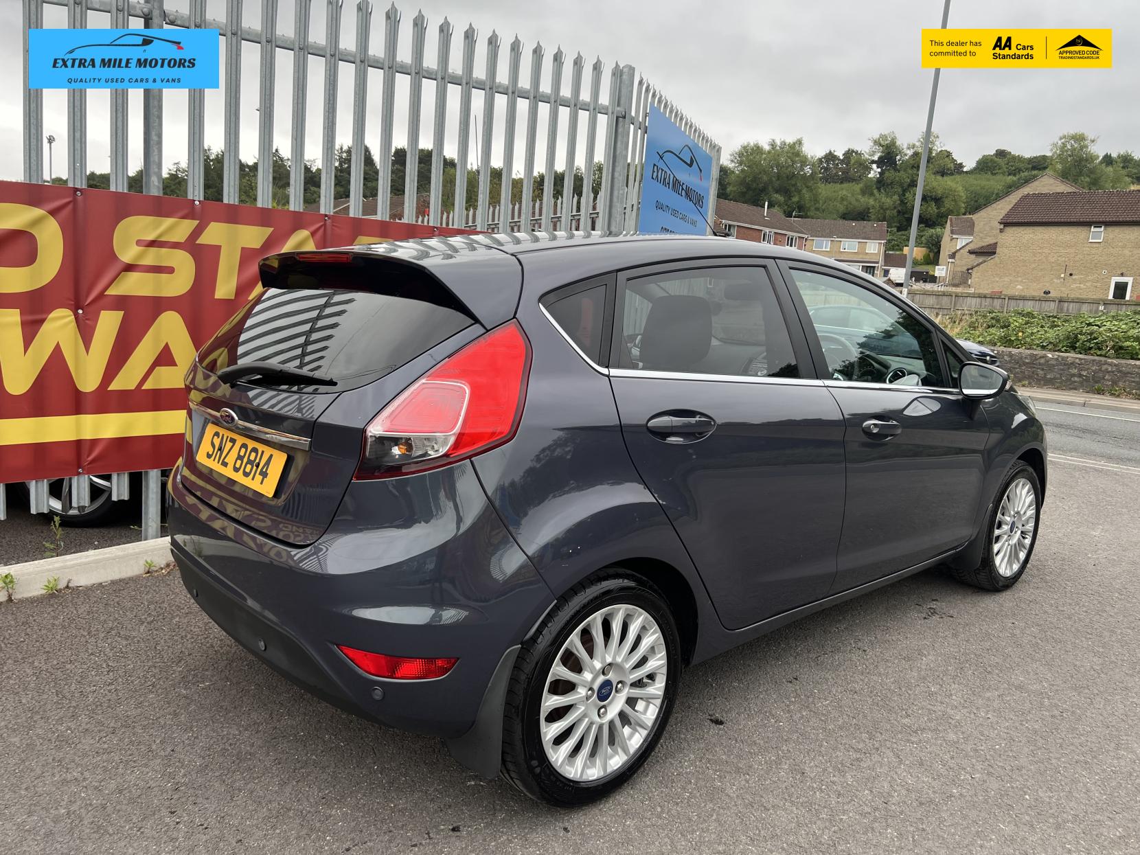 Ford Fiesta 1.6 Titanium Hatchback 5dr Petrol Powershift Euro 5 (105 ps)