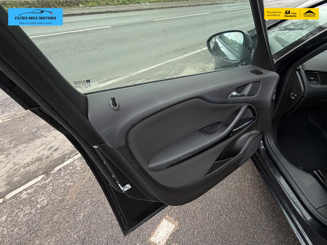 Vauxhall Zafira Tourer 1.4i Turbo SRi MPV 5dr Petrol Manual Euro 6 (140 ps)