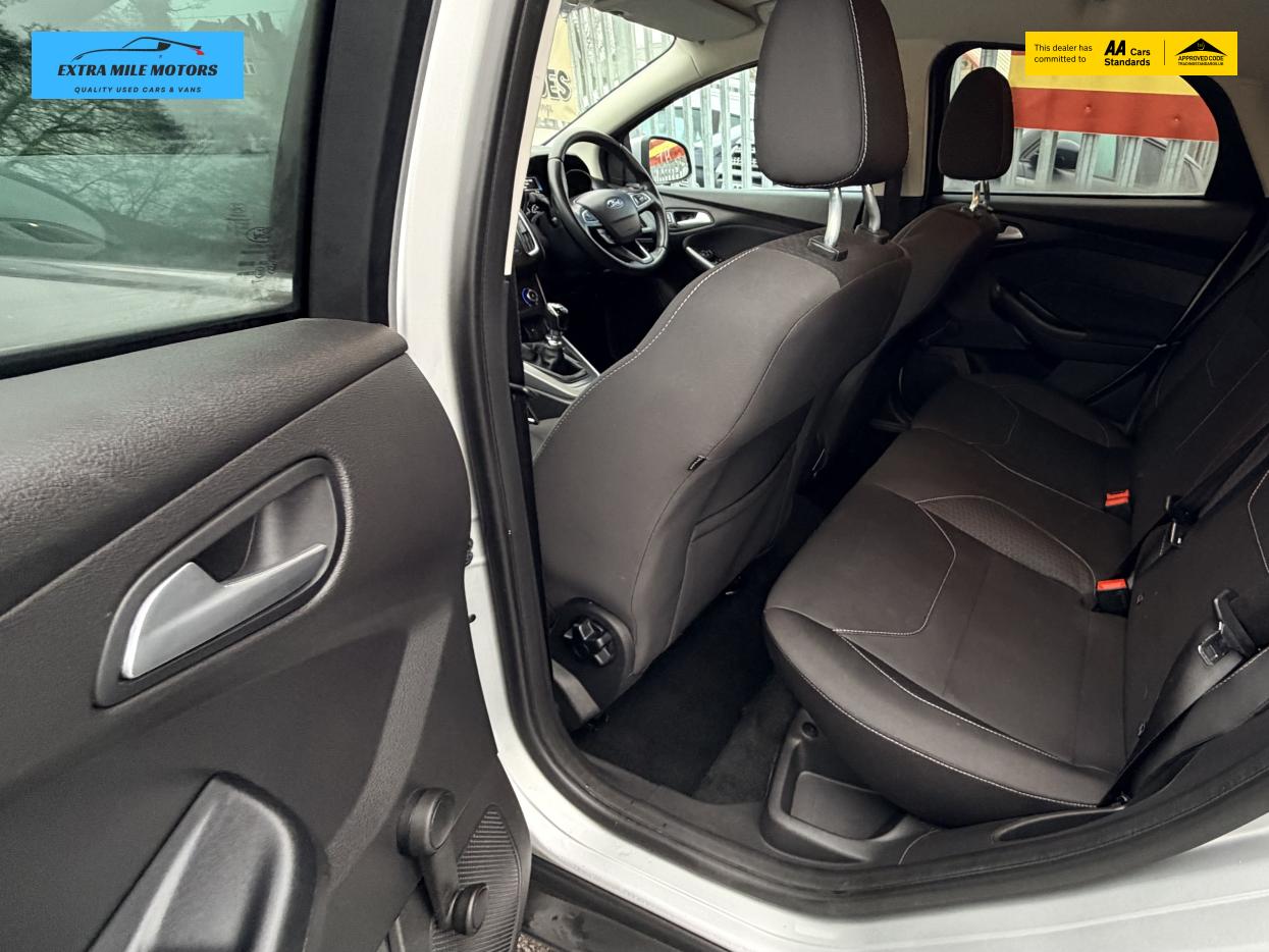 Ford Focus 1.0T EcoBoost Zetec Edition Hatchback 5dr Petrol Manual Euro 6 (s/s) (125 ps)