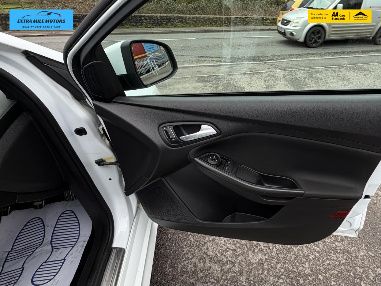 Ford Focus 1.0T EcoBoost ST-Line Estate 5dr Petrol Manual Euro 6 (s/s) (125 ps)