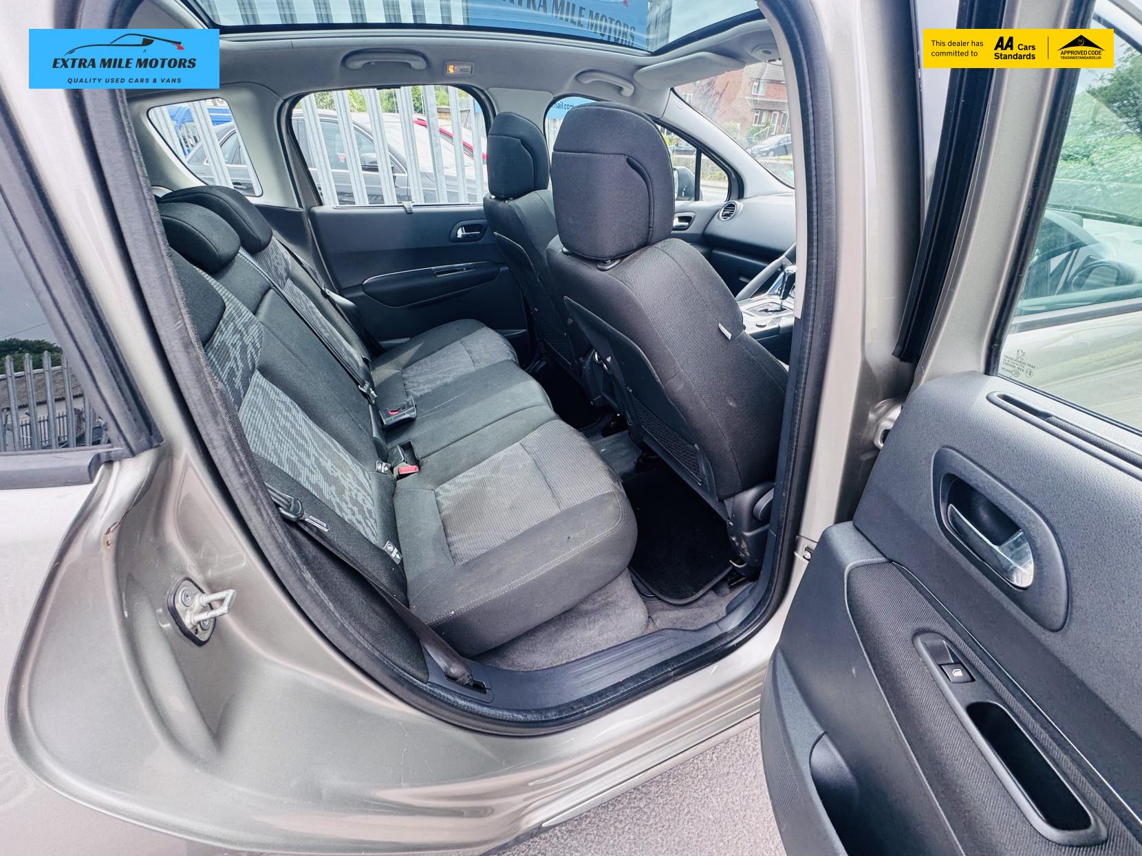Peugeot 3008 2.0 HDi Exclusive SUV 5dr Diesel Auto Euro 5 (163 ps)