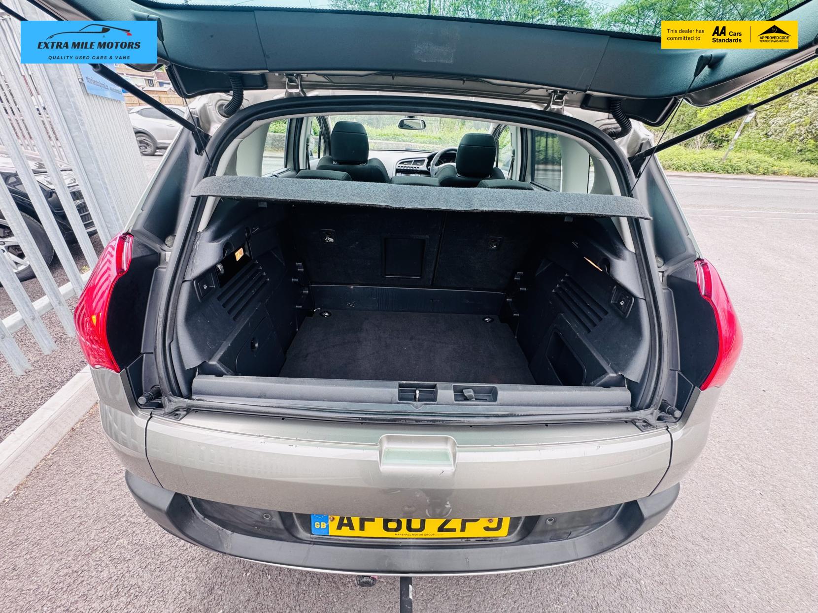 Peugeot 3008 2.0 HDi Exclusive SUV 5dr Diesel Auto Euro 5 (163 ps)
