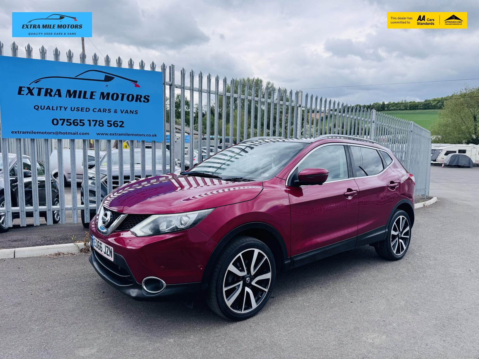 Nissan Qashqai 1.6 dCi Tekna SUV 5dr Diesel Manual 2WD Euro 6 (s/s) (130 ps)