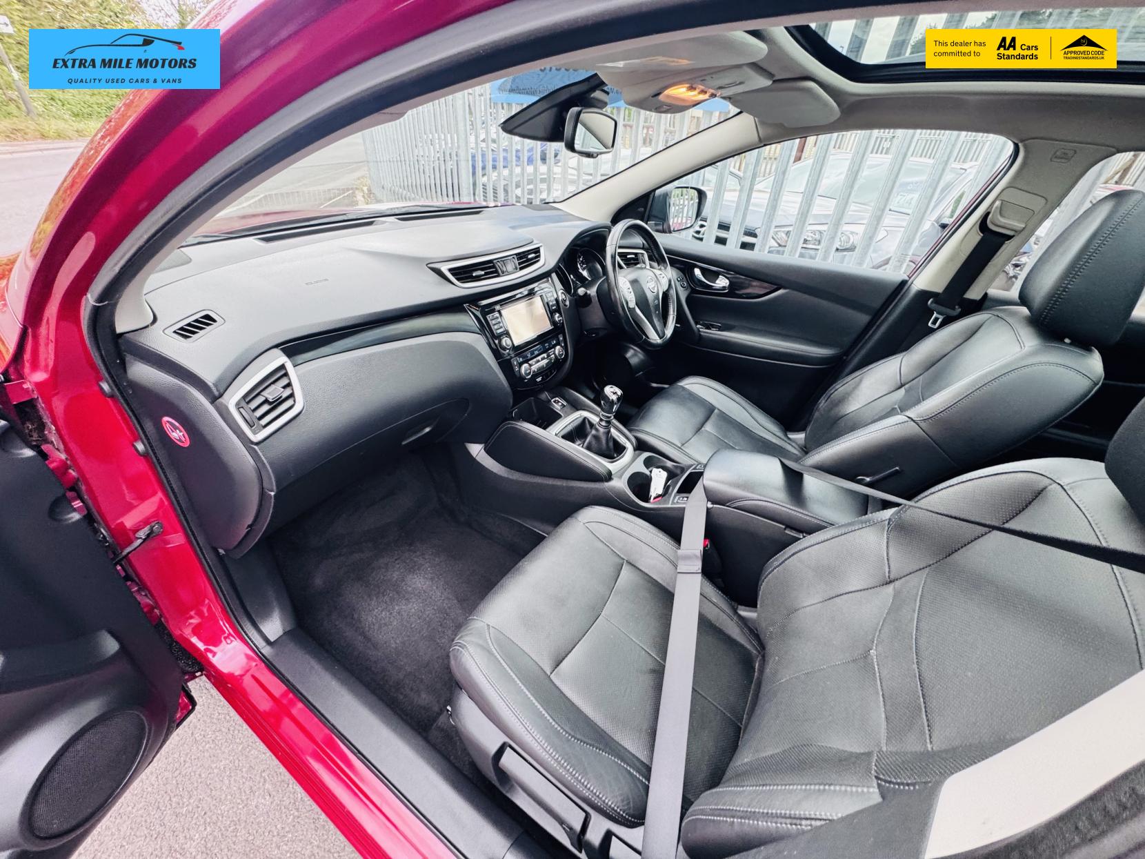 Nissan Qashqai 1.6 dCi Tekna SUV 5dr Diesel Manual 2WD Euro 6 (s/s) (130 ps)