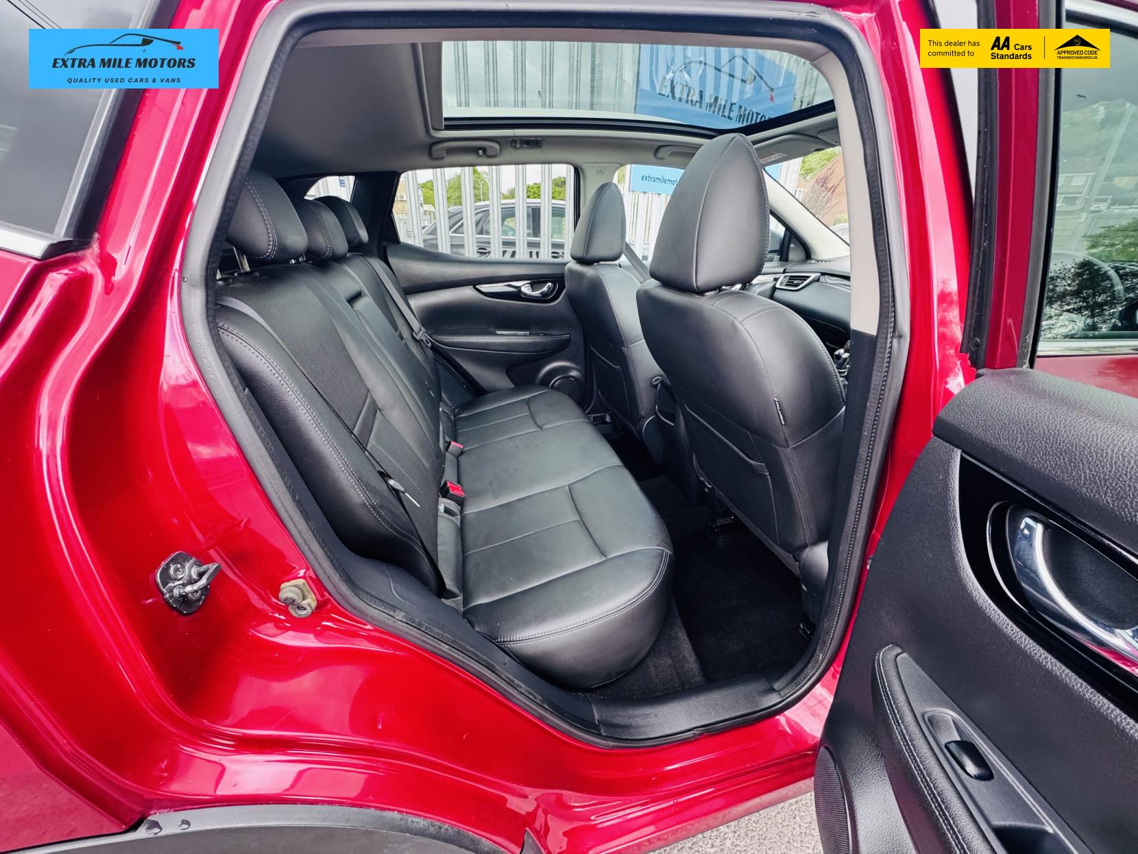 Nissan Qashqai 1.6 dCi Tekna SUV 5dr Diesel Manual 2WD Euro 6 (s/s) (130 ps)