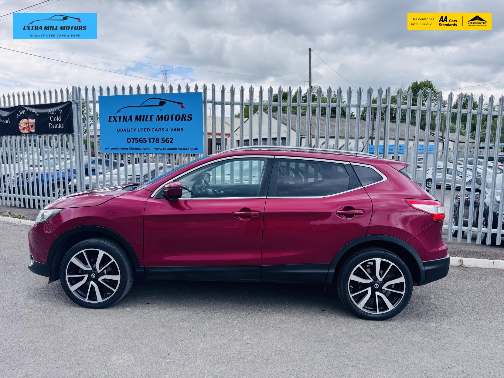 Nissan Qashqai 1.6 dCi Tekna SUV 5dr Diesel Manual 2WD Euro 6 (s/s) (130 ps)
