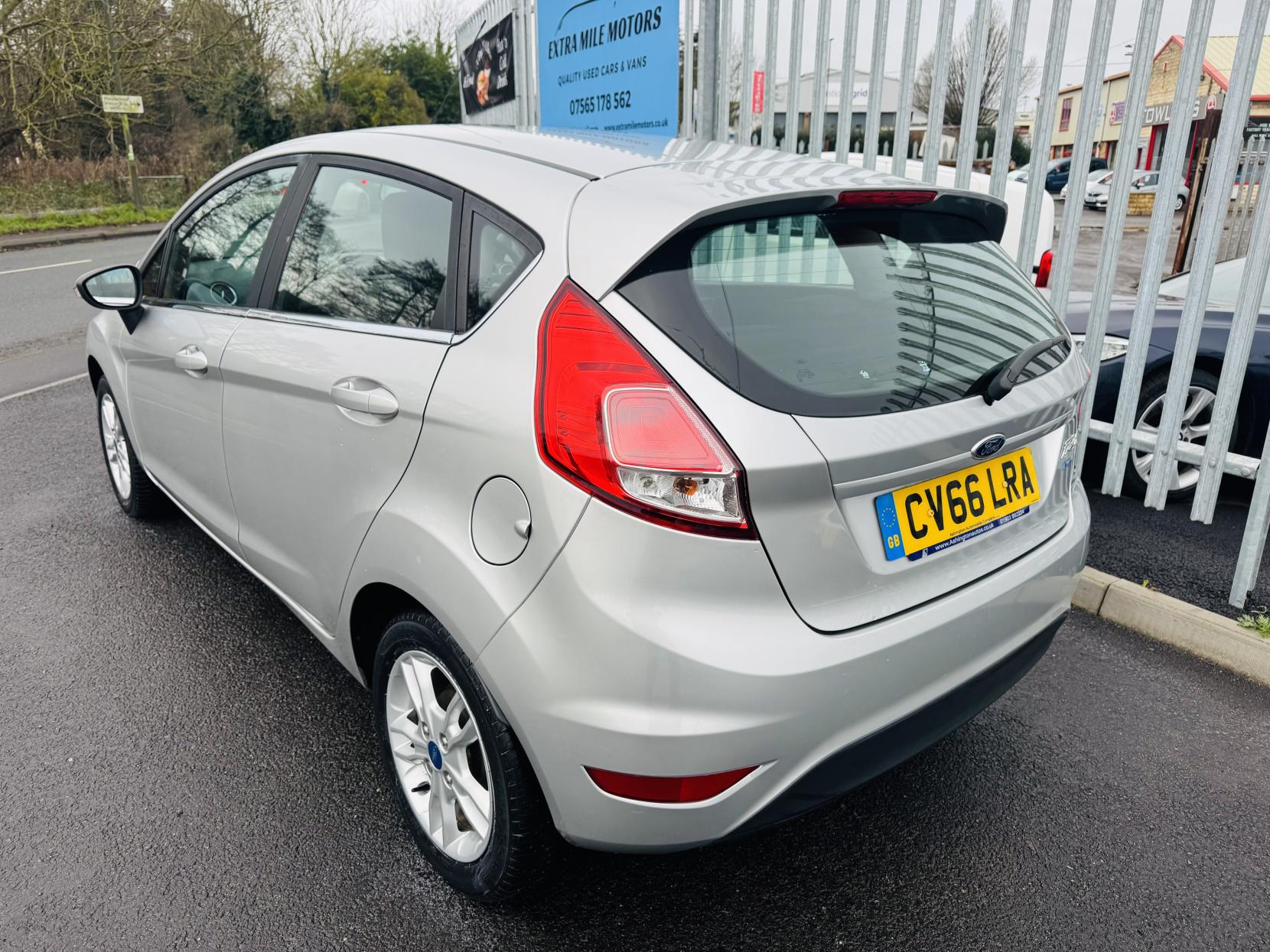 Ford Fiesta 1.25 Zetec Hatchback 5dr Petrol Manual Euro 6 (82 ps)