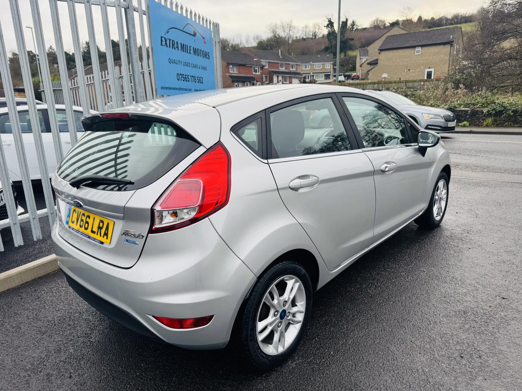 Ford Fiesta 1.25 Zetec Hatchback 5dr Petrol Manual Euro 6 (82 ps)